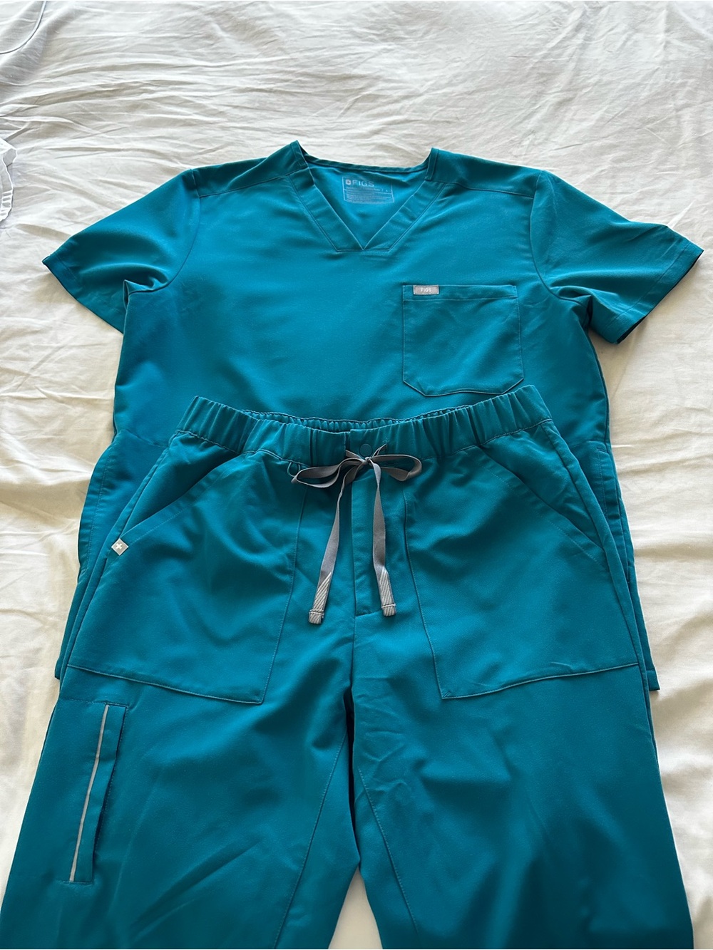 Figs Men Carribean Blue Scrub Set Size Large (Like New)